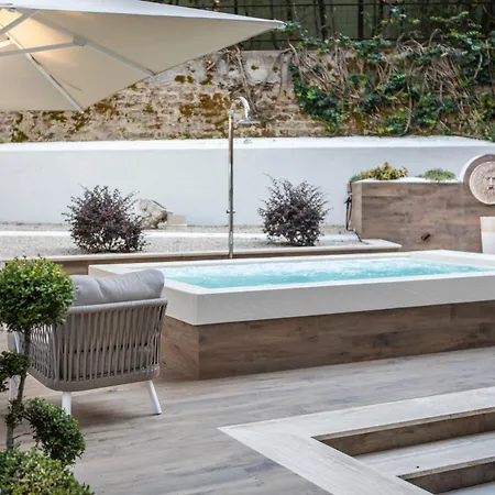 Pool & Vatican Luxury Roma